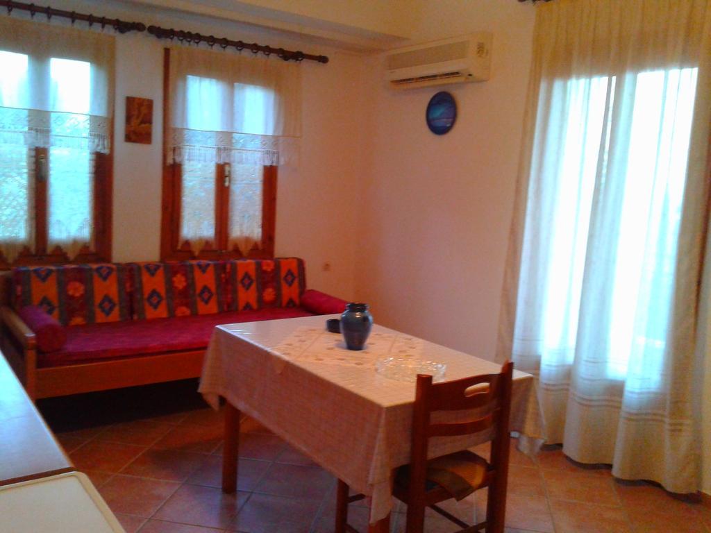 Daphne Studios Marathokampos